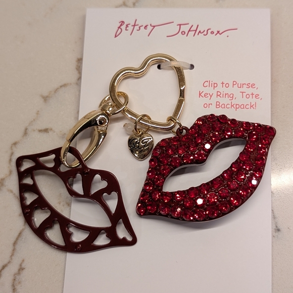Betsey Johnson Bag Charm - Red Lips NWT - Picture 4 of 4